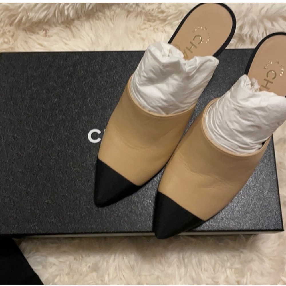 CHANEL Mules with pearl heels - Picture 9 of 9